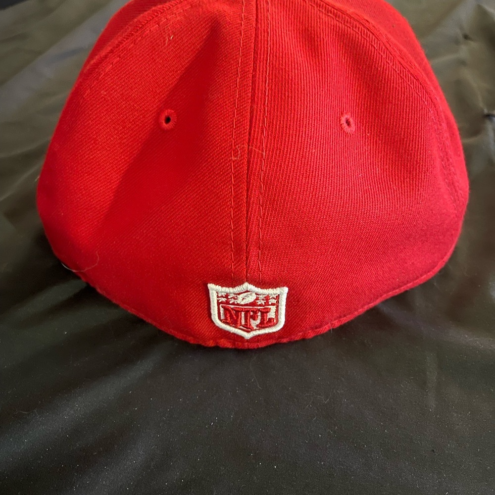 Brand new new era bears hat was a gift did not fit. - Picture 2 of 4